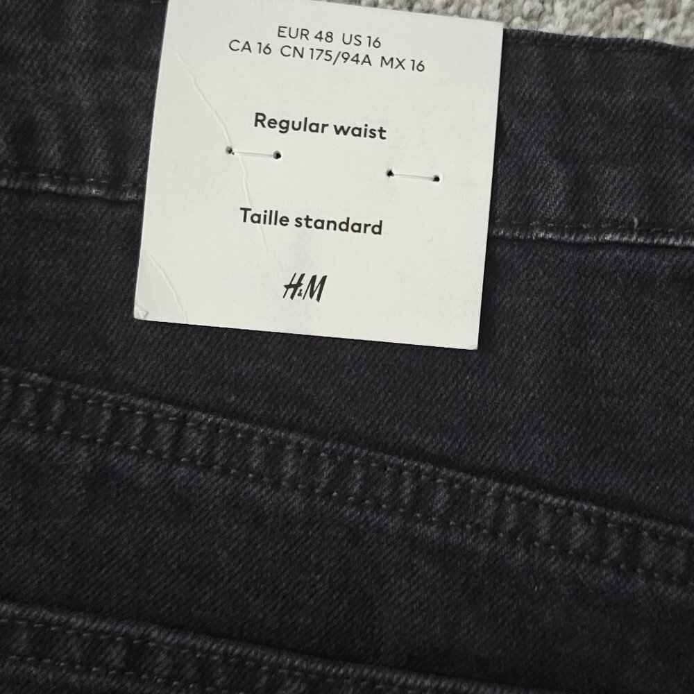 H&M ~ black ~ DENIM SHORTS ~ cotton ~ FRINGED HEM - Picture 9 of 9